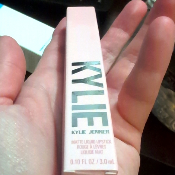 NEW Kylie Cosmetics Matte Liquid Lipstick in Another Day, Another Nude NIB NEW - Picture 2 of 7